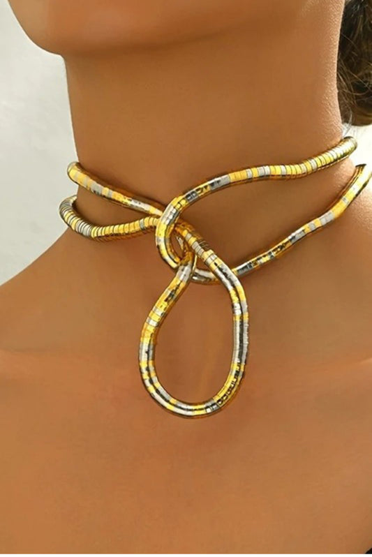 Gold Wrap Metal Choker – Flexible Sculptural Necklace