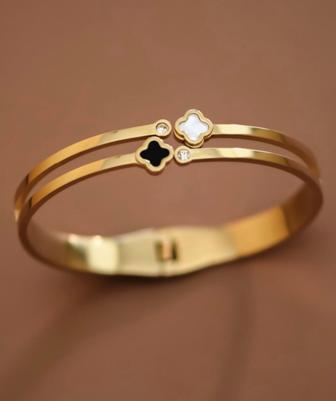 18K Gold Plated Black Clover Bangle – Waterproof Non-Tarnish Stainless Steel Bracelet