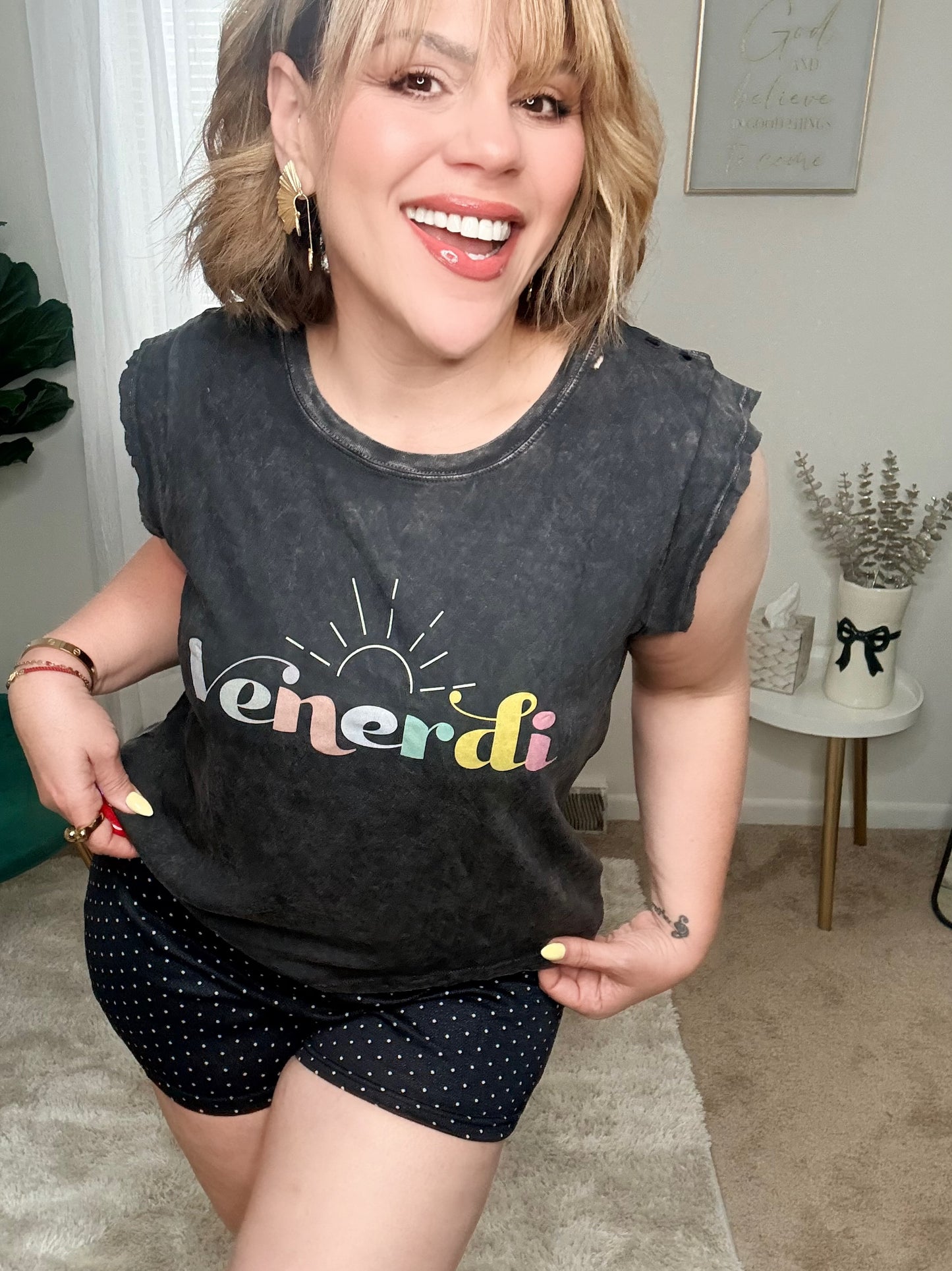 THE VENERDI GRAPHIC TEE