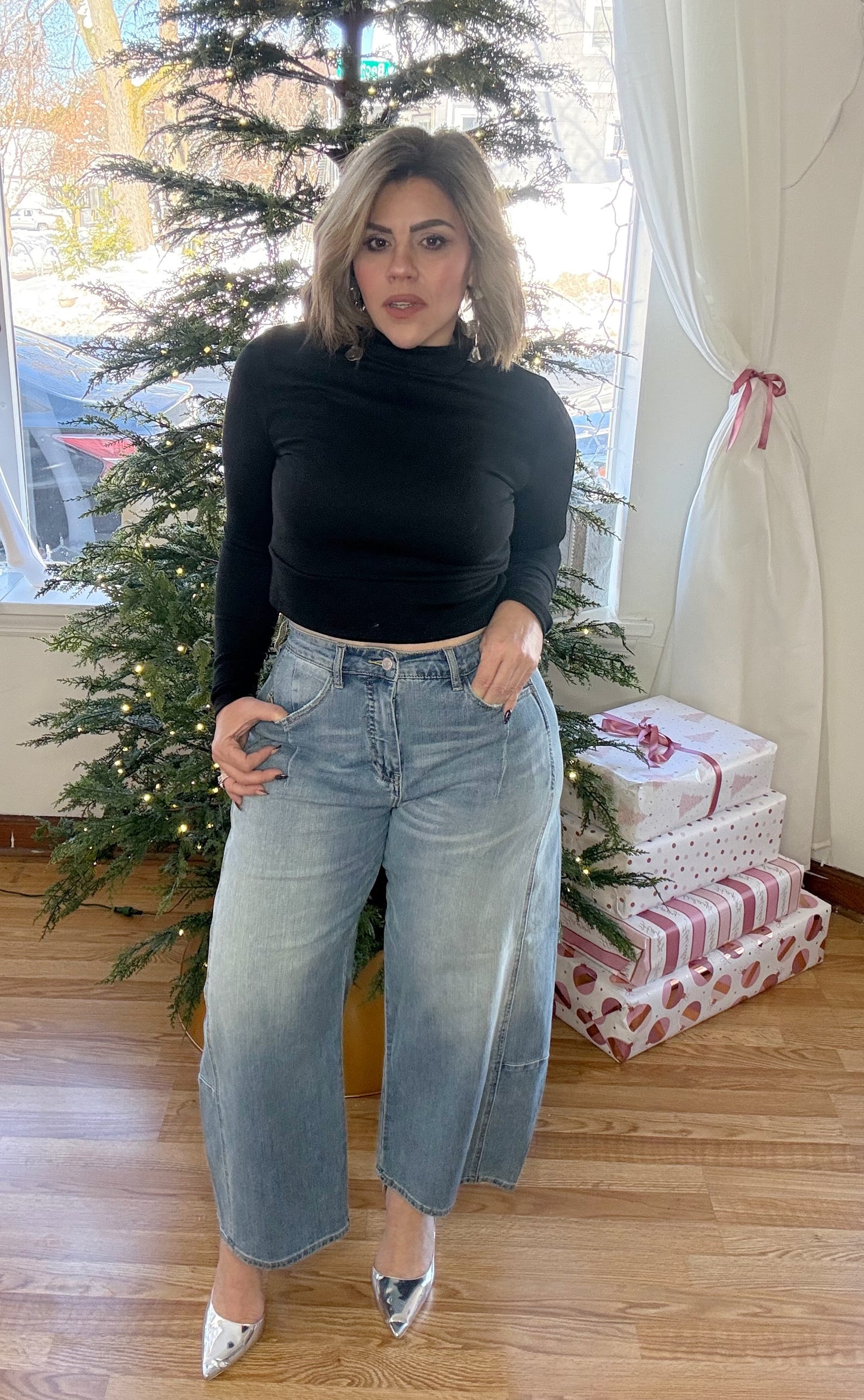 Light Wash Barrel Jeans – High Comfort Fit