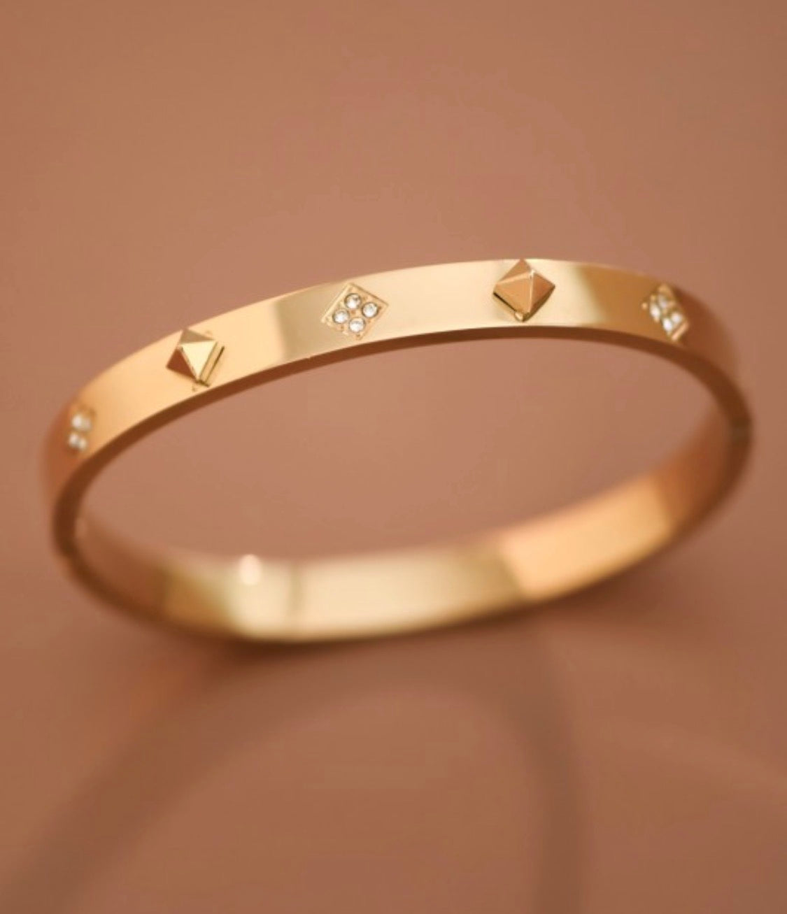 18K Gold Plated Inner Oval Hinge Bangle – Waterproof Non-Tarnish Stainless Steel Bracelet